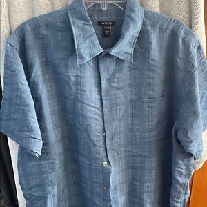 Van Heusen Light Blue Short Sleeve Button-Down Shirt
